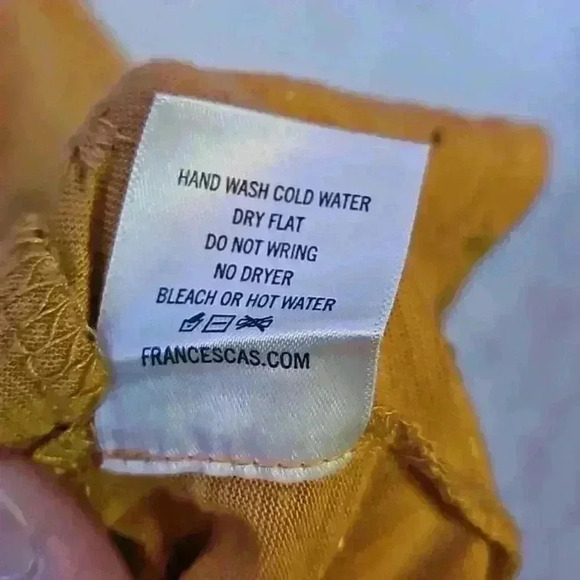 Jun&Ivy Francesca's Women's Small T-shirt Mustard Yellow Trailing Flower Eyelett - Picture 5 of 7